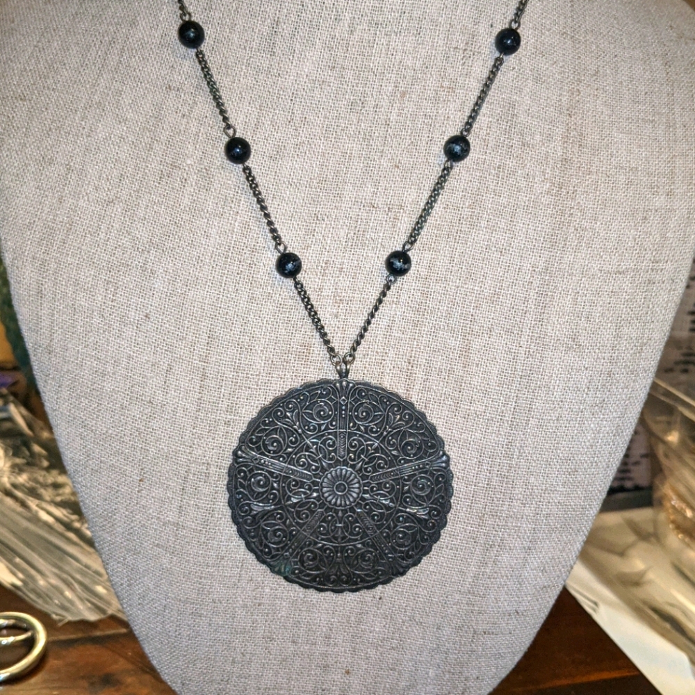 Ladies Pendant Necklace